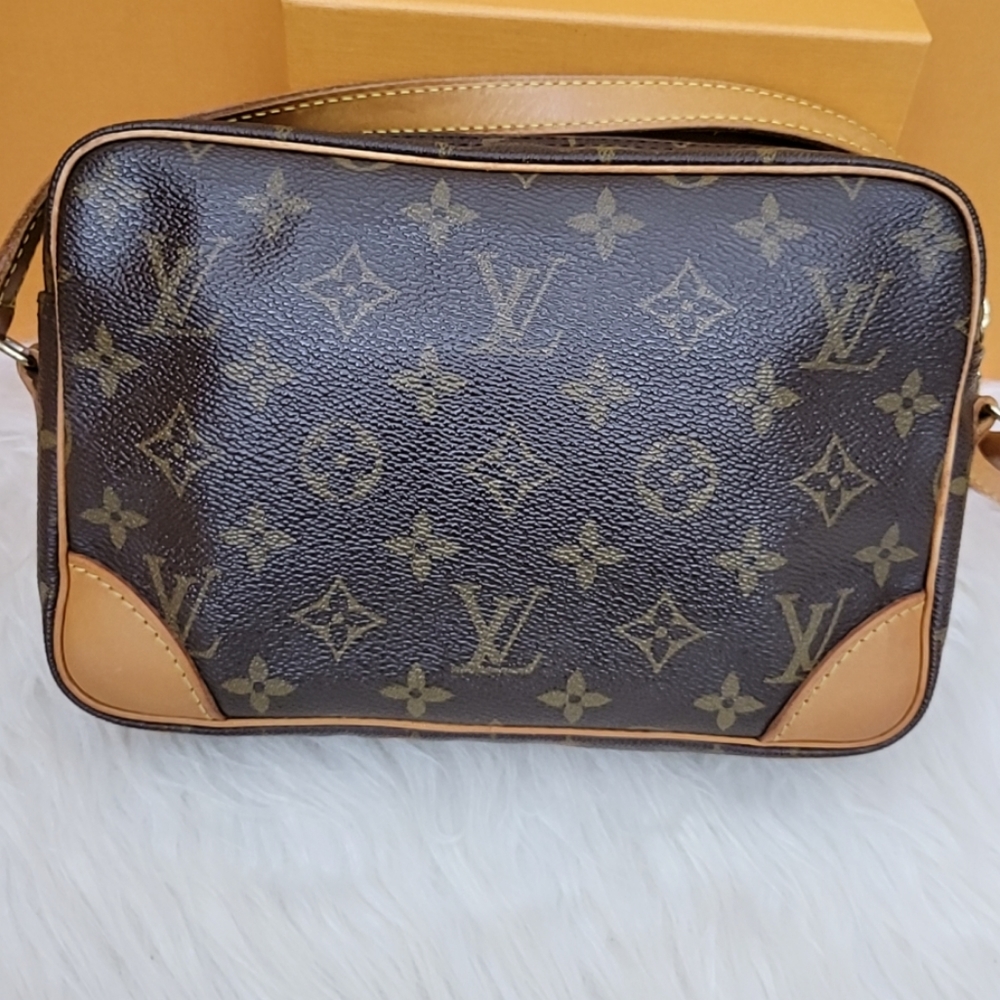 ❌️SOLD❌️Louis  Vuitton Trocadero 23  Crossbody Bag Monogram Canvas - Picture 9 of 12